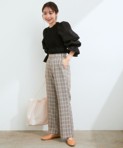 VIS(ビス)の「【セットアップ対応】リラックスした履き心地。美脚フレアパンツ(スラックス・レディース・レンガ/ブラック/ベージュ系その他2・S/M/SS)」の4枚目の写真
