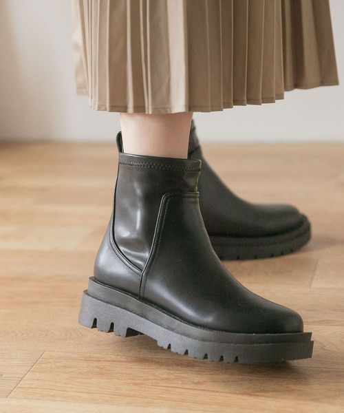 ITEMS URBANRESEARCH(アイテムズ アーバンリサーチ)の「トラックソールストレッチブーツ(ブーツ・レディース・ブラック/オリーブ・MEDIUM/SMALL/LARGE)」の4枚目の写真