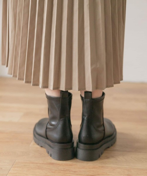 ITEMS URBANRESEARCH(アイテムズ アーバンリサーチ)の「トラックソールストレッチブーツ(ブーツ・レディース・ブラック/オリーブ・MEDIUM/SMALL/LARGE)」の6枚目の写真