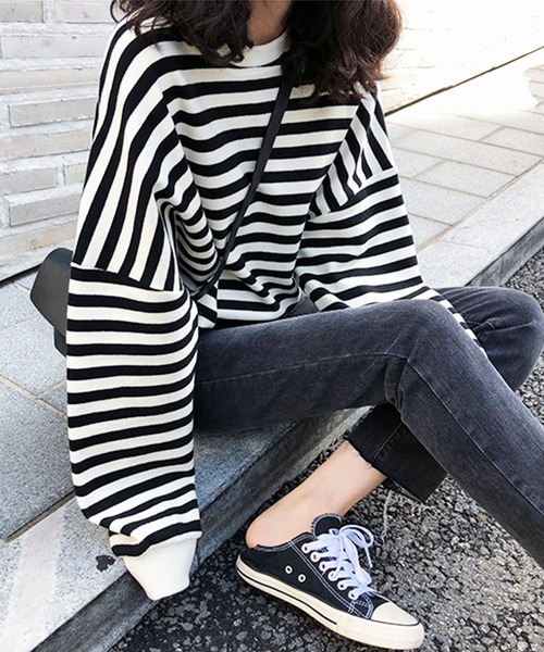 meJane（ミージェーン）の「オーバーサイズクルーネックボーダートレーナー（スウェット・レディース・ブラック・FREE）」の4枚目の写真