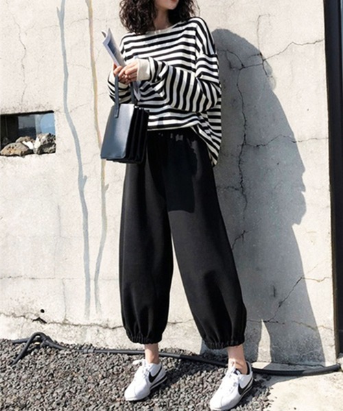 meJane（ミージェーン）の「オーバーサイズクルーネックボーダートレーナー（スウェット・レディース・ブラック・FREE）」の3枚目の写真