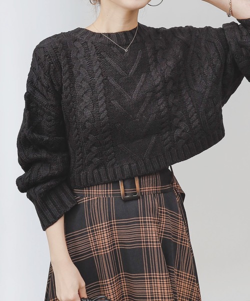 COLONY 2139(コロニートゥーワンスリーナイン)の「2WAYケーブルニットショートカーディガン(カーディガン/ボレロ・レディース・アイボリー/ブラック/モカ・LARGE/MEDIUM)」の3枚目の写真