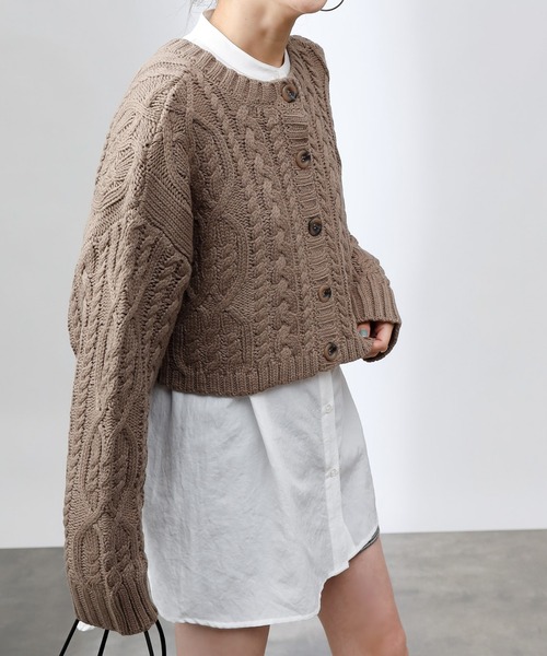 COLONY 2139(コロニートゥーワンスリーナイン)の「2WAYケーブルニットショートカーディガン(カーディガン/ボレロ・レディース・アイボリー/ブラック/モカ・LARGE/MEDIUM)」の1枚目の写真