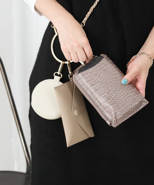 COLONY 2139(コロニートゥーワンスリーナイン)の「【WEB・一部店舗限定】3連マルチチェーンショルダーバッグ/スマホショルダーバック(ショルダーバッグ・レディース・モカ/ブラック/ブラウン・FREE)」の3枚目の写真