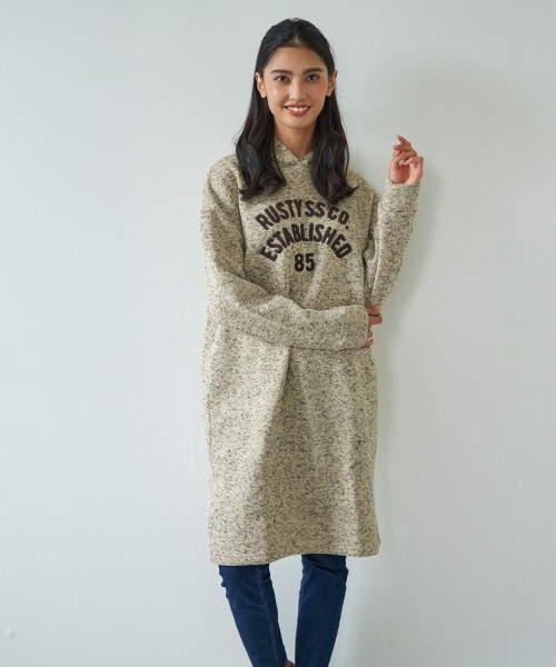 RUSTY(ラスティ)の「【RUSTY:ラスティー】レディースニットフリースパーカーワンピース(ワンピース・レディース・ブラック/ベージュ/ピンク/グリーン/ヘザーグレー・MEDIUM/LARGE/X-LARGE)」の1枚目の写真