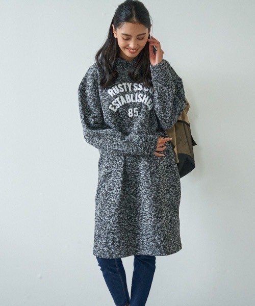 RUSTY(ラスティ)の「【RUSTY:ラスティー】レディースニットフリースパーカーワンピース(ワンピース・レディース・ブラック/ベージュ/ピンク/グリーン/ヘザーグレー・MEDIUM/LARGE/X-LARGE)」の2枚目の写真