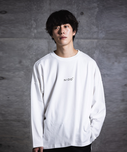 NIDO（ニド）の「NIDOロゴプリントロンT（Tシャツ/カットソー・メンズ・ホワイト/ブラック/ブルー/グレイッシュベージュ・M/L）」の2枚目の写真