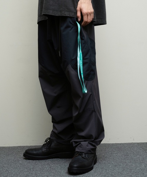 BAL（バル）の「【2022春夏】LANYARD KEY HOLDER（キーホルダー・メンズ・ブラック/グリーン・FREE）」の3枚目の写真