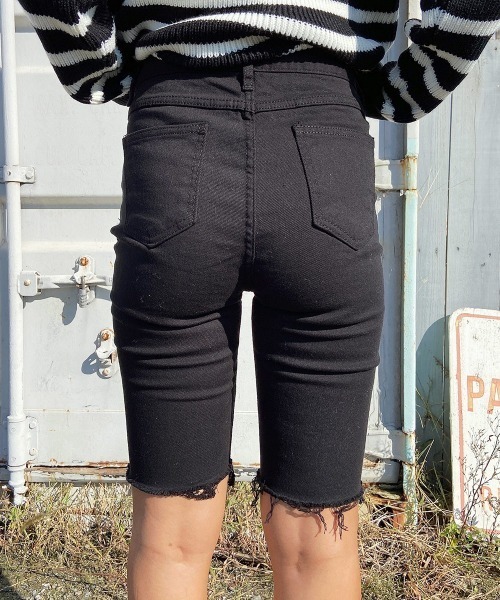 esutoreja（エストレジャ）の「ストレッチスリムハーフパンツ（その他パンツ・レディース・ホワイト/ブラック・S/M/XS）」の11枚目の写真