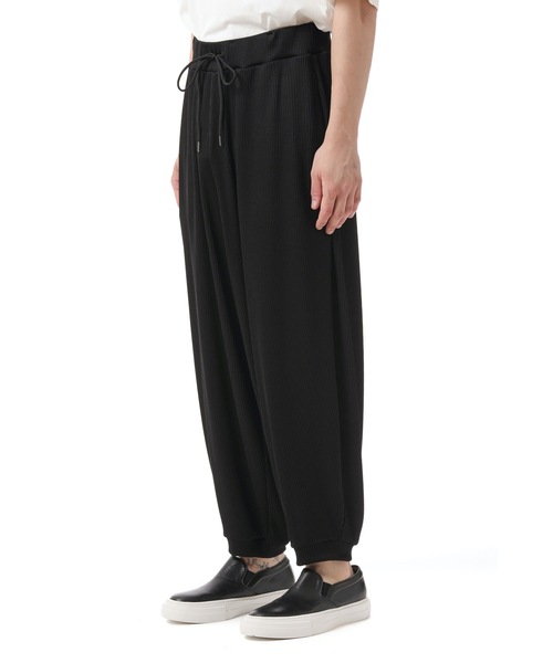 ATTACHMENT(アタッチメント)の「ナイロン変形リブ イージーワイドパンツ / UNIQUE SHAPED NYLON RIB WIDE EASY PANTS(その他パンツ・メンズ・ブラック/ベージュ/ダークグレー・1/2/3)」の10枚目の写真