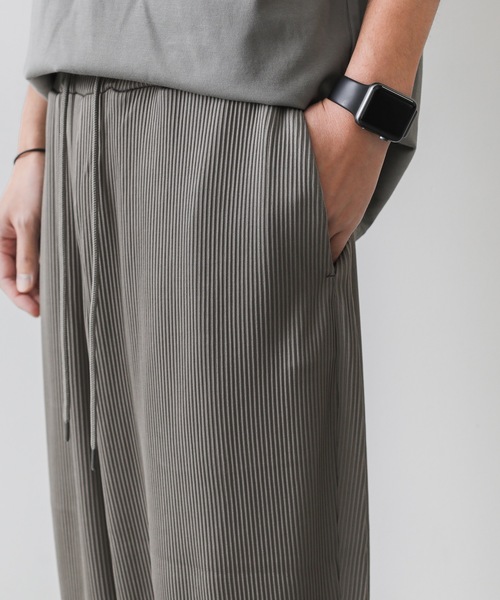 ATTACHMENT(アタッチメント)の「ナイロン変形リブ イージーワイドパンツ / UNIQUE SHAPED NYLON RIB WIDE EASY PANTS(その他パンツ・メンズ・ブラック/ベージュ/ダークグレー・1/2/3)」の18枚目の写真