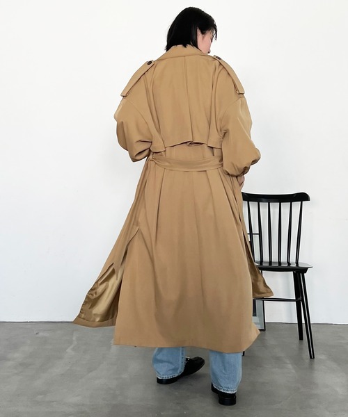 ECRIRE(エクリール)の「【haushinkaコラボ】オーバーサイズガウントレンチコート(トレンチコート・レディース・ブラック/ベージュ/グレー/ライトグリーン・M/L)」の16枚目の写真