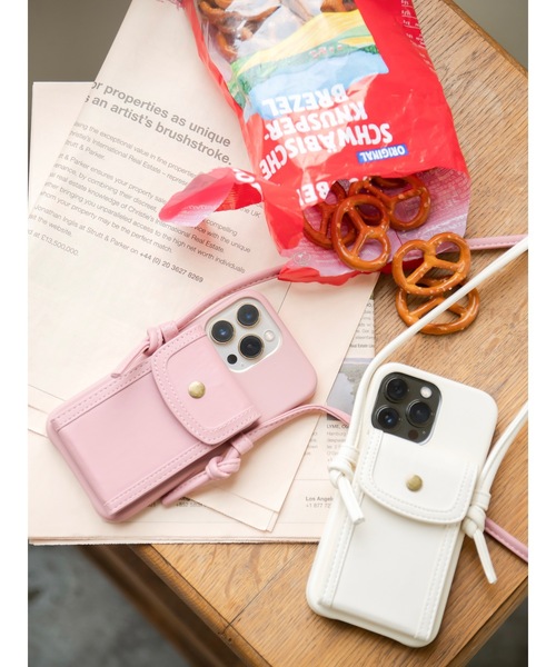 jumelle（ジュメロ）の「ショルダースマホケース（スマホケース/カバー・レディース・ブラウン/アイボリー/ホワイト/ピンク・A/C/E/D/B）」の4枚目の写真