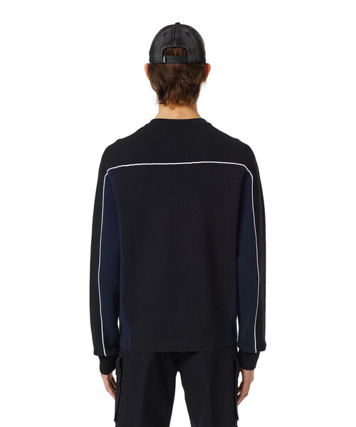 DIESEL(ディーゼル)の「メンズ ニット プルオーバー(ニット/セーター・メンズ・ホワイト系その他/ブラック/グレー系その他/その他・XX-LARGE/X-SMALL/SMALL/LARGE/X-LARGE/MEDIUM)」の16枚目の写真