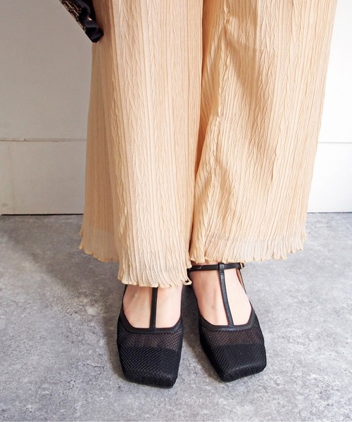 cava cava（サヴァサヴァ）の「オブリークトゥストラップパンプス　-1320429（パンプス・レディース・ブラック/ブラウン/ベージュ・24.0cm/24.5cm/23.5cm/22.5cm/23.0cm）」の2枚目の写真