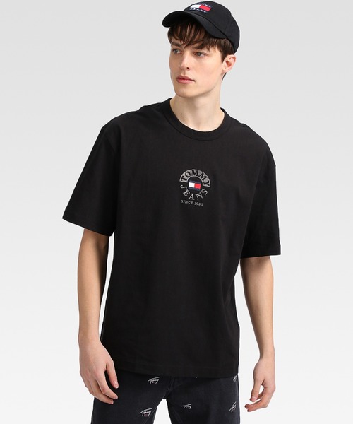tommy jeans（トミー ジーンズ）の「ラウンドロゴクルーネックT