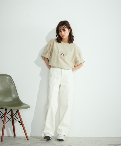 tommy jeans(トミー ジーンズ)の「ラウンドロゴクルーネックTシャツ(Tシャツ/カットソー・メンズ・ホワイト/ベージュ/ブルー/ブラック・SMALL/MEDIUM/LARGE/X-LARGE)」の19枚目の写真