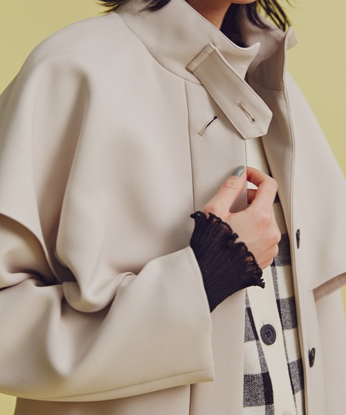 N.(N. Natural Beauty Basic)(エヌエヌナチュラルビューティーベーシック)の「◆ケープスタンドコート(その他アウター・レディース・ベージュ/ライラック・MEDIUM)」の6枚目の写真