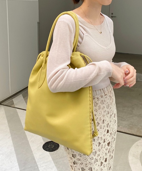 CAPRICIEUX LE'MAGE（カプリシューレマージュ）の「〈WEB限定カラー/イエロー〉TURNトートバッグ（トートバッグ・レディース・イエロー/キャメル/ブラック・FREE）」の5枚目の写真