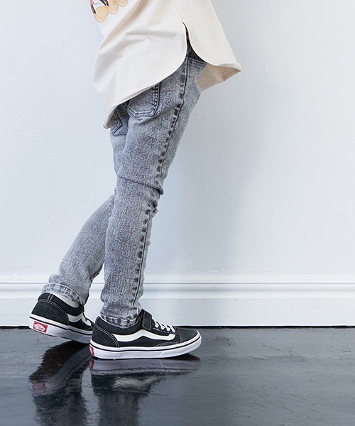 b・ROOM（ビールーム）の「ダメージスキニーパンツ（デニムパンツ・キッズ・グレー/サックスブルー・100cm/130cm/120cm/90cm/110cm）」の16枚目の写真