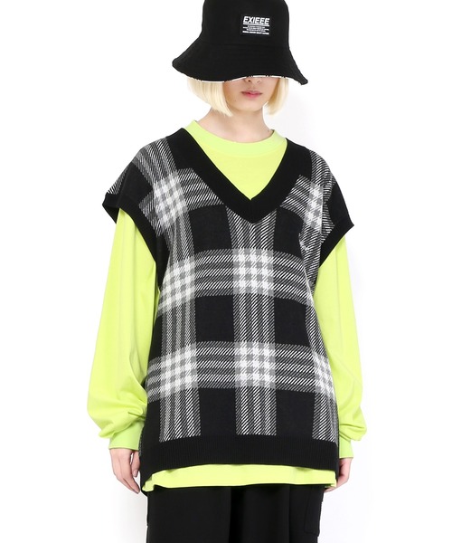 EXIEEE(イグジー)の「チェックニットベスト(ベスト・レディース・グリーン/ブラック/ベージュ/ブルー・MEDIUM/LARGE/SMALL)」の7枚目の写真