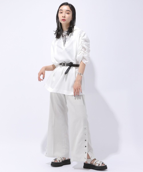 HARE（ハレ）の「ソデギャザーシャツ(HARE)（シャツ/ブラウス・レディース・ホワイト/ブラック・FREE）」の4枚目の写真