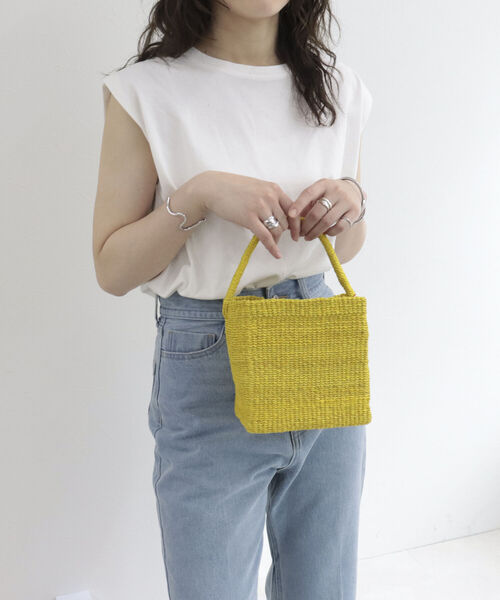 EARTH MADE(アースメイド)の「【EARTH MADE/アースメイド】ABACA SQUARE BAG(かごバッグ・レディース・ブルー/イエロー/グリーン/ピンク・FREE)」の3枚目の写真