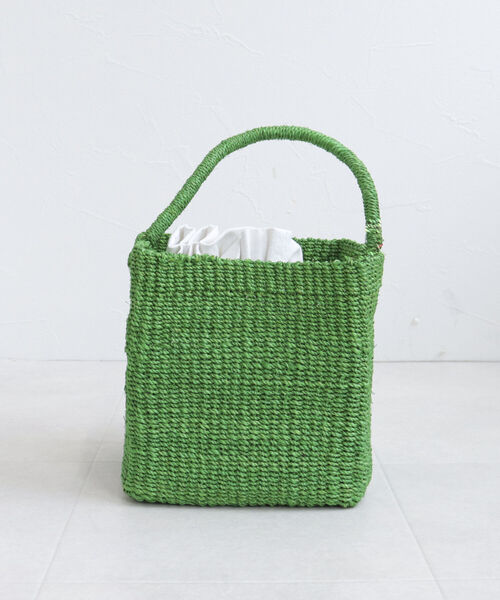 EARTH MADE(アースメイド)の「【EARTH MADE/アースメイド】ABACA SQUARE BAG(かごバッグ・レディース・ブルー/イエロー/グリーン/ピンク・FREE)」の7枚目の写真