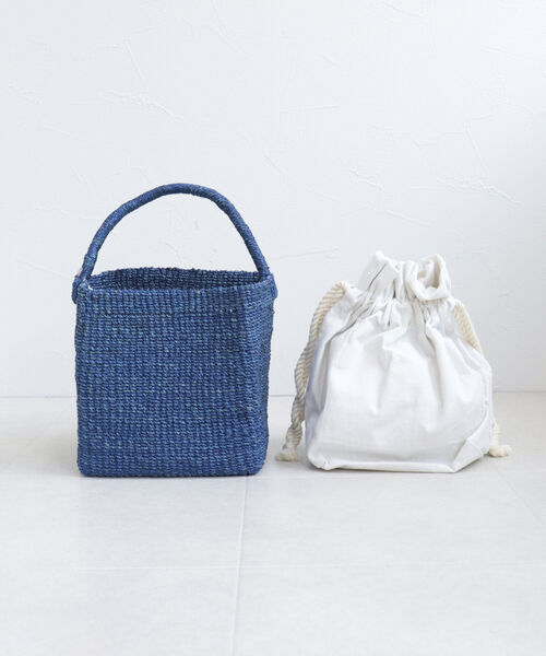 EARTH MADE(アースメイド)の「【EARTH MADE/アースメイド】ABACA SQUARE BAG(かごバッグ・レディース・ブルー/イエロー/グリーン/ピンク・FREE)」の11枚目の写真