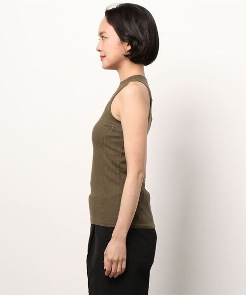 SPIGA(スピーガ)の「ノースリーブハイネック(ニット/セーター・レディース・ブラック/オフホワイト/カーキ/ボルドー/ネイビー・FREE)」の6枚目の写真