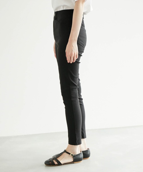 GUNZE(グンゼ)の「【GUNZE/グンゼ】綿混レギンスパンツ(その他パンツ・レディース・ブラック/オフホワイト・40/36/38)」の3枚目の写真