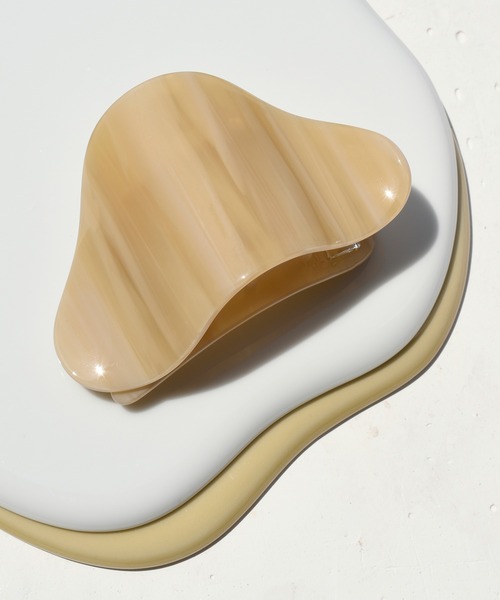 GOLDY（ゴールディ）の「ニュアンス トライアングル アセチ ヘアー クリップ（バレッタ/ヘアクリップ・レディース・ライトブルー/ブラウン/イエロー/アイボリー/グレー/グリーン・FREE）」の10枚目の写真