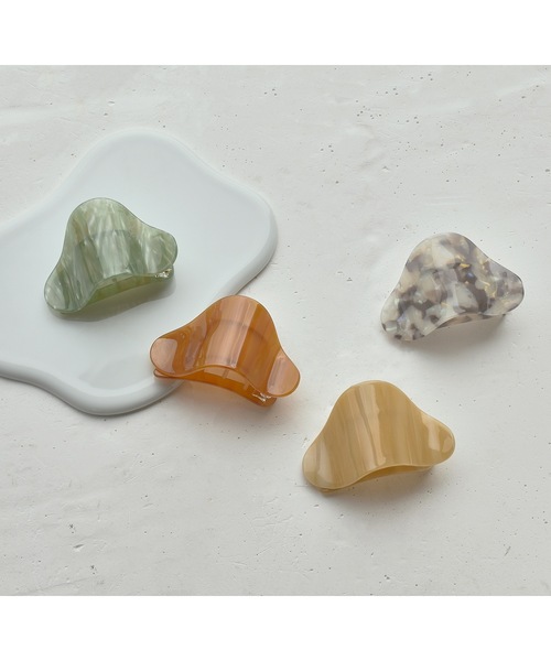 GOLDY（ゴールディ）の「ニュアンス トライアングル アセチ ヘアー クリップ（バレッタ/ヘアクリップ・レディース・ライトブルー/ブラウン/イエロー/アイボリー/グレー/グリーン・FREE）」の13枚目の写真