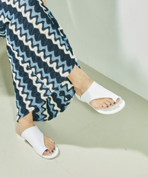 【LAOCOONTE/ラオコンテ】トングサンダル（WHT）