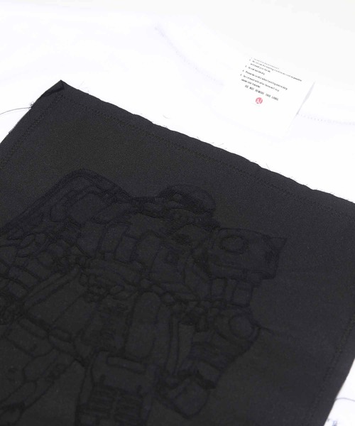 styles(スタイルス)の「seveskig Ver RX78 2 vs Cucuruz Doans ZAKUⅡ(Tシャツ/カットソー・メンズ・ホワイト・MEDIUM/LARGE)」の8枚目の写真