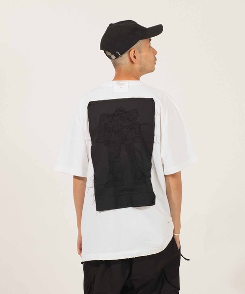 styles(スタイルス)の「seveskig Ver RX78 2 vs Cucuruz Doans ZAKUⅡ(Tシャツ/カットソー・メンズ・ホワイト・MEDIUM/LARGE)」の4枚目の写真