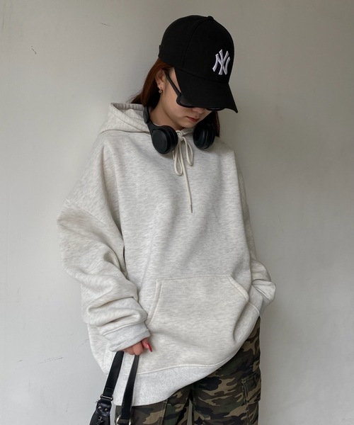 SHAGGIE(シャギー)の「バックメッセージプリントオーバー裏起毛パーカー(パーカー・レディース・グレー/ブルー/ピンク・FREE)」の2枚目の写真