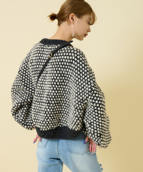 U by SPICK&SPAN SELECT(ユーバイスピックアンドスパンセレクト)の「【NEPAL HAND KNIT/ネパールハンドニット】別注 クロップド プルオーバー(ニット/セーター・レディース・ホワイト/ブラック系その他・FREE)」の4枚目の写真
