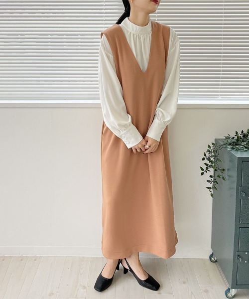 Doux Belle（ドゥーベル）の「深めｖネックオールインワンワンピース（ワンピース・レディース・ブラック/ネイビー/ベージュ/グレー/カーキ・FREE）」の3枚目の写真