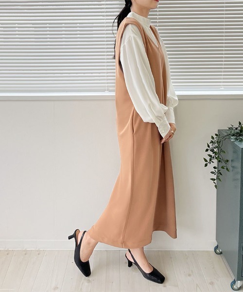 Doux Belle（ドゥーベル）の「深めｖネックオールインワンワンピース（ワンピース・レディース・ブラック/ネイビー/ベージュ/グレー/カーキ・FREE）」の20枚目の写真