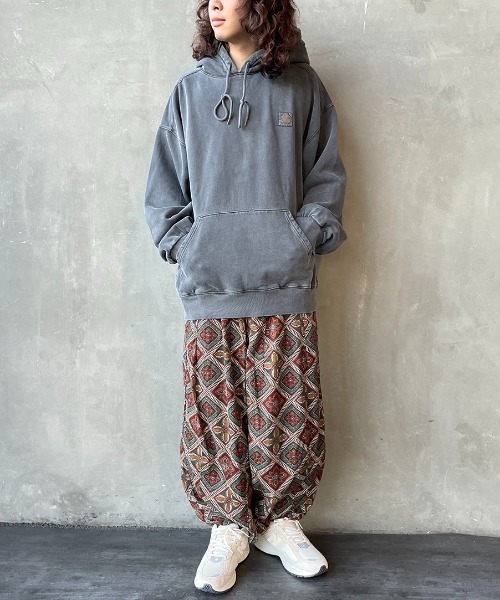 Carhartt WIP（カーハートダブリューアイピー）の「[carhartt WIP/カーハートダブリューアイピー] VISTA ワンポイントロゴスウェットパーカー（パーカー・レディース・モスグリーン/ダークグレー・S/M/L/XL）」の3枚目の写真