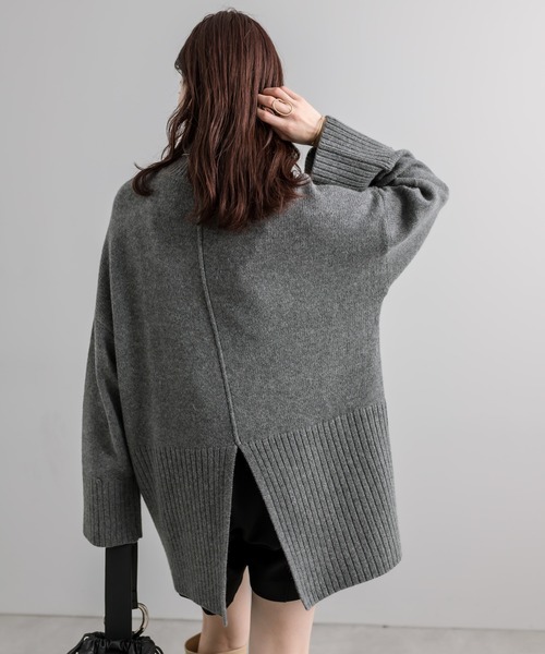 mystic（ミスティック）の「BACKスリットタートルニット（ニット/セーター・レディース・オフホワイト/ブルー/チャコールグレー/オレンジ・FREE）」の11枚目の写真