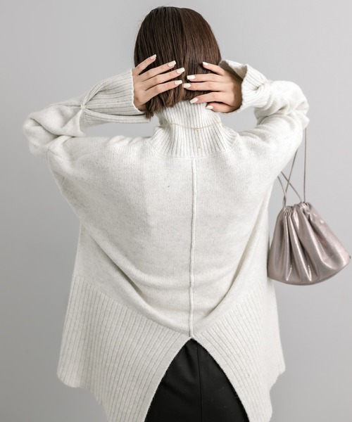 mystic（ミスティック）の「BACKスリットタートルニット（ニット/セーター・レディース・オフホワイト/ブルー/チャコールグレー/オレンジ・FREE）」の22枚目の写真