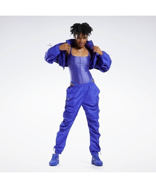 超お値打ち出品　小さめサイズ　Reebok カーディーB Lady's ストレッチコルセットフーディージャケット　Sサイズ　新品タグ無し試着のみ セール】TS LUX HR TIGHT（レギンス/スパッツ）｜Reebok