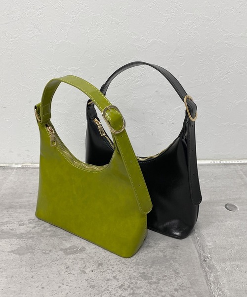 LVEU.（ラブユ.）の「【ZOZOTOWN限定】Enamel hand bag / エナメルハンドバッグ（ハンドバッグ・レディース・ライトグリーン/ブラック・FREE）」の6枚目の写真