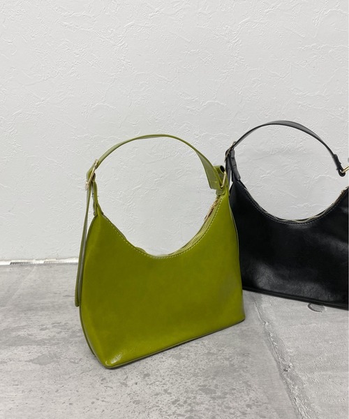 LVEU.（ラブユ.）の「【ZOZOTOWN限定】Enamel hand bag / エナメルハンドバッグ（ハンドバッグ・レディース・ライトグリーン/ブラック・FREE）」の7枚目の写真
