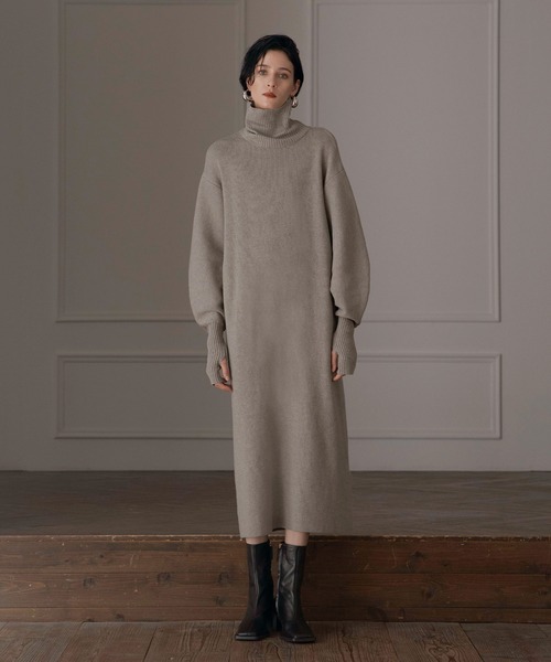MIELI INVARIANT（ミエリインヴァリアント）の「Turtle Eco Knit Onepiece（ワンピース・レディース・アイボリー/グレー系その他/ブラック・FREE）」の2枚目の写真