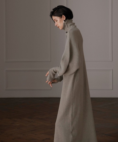MIELI INVARIANT（ミエリインヴァリアント）の「Turtle Eco Knit Onepiece（ワンピース・レディース・アイボリー/グレー系その他/ブラック・FREE）」の7枚目の写真