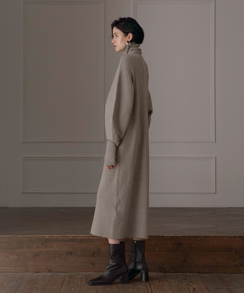 MIELI INVARIANT（ミエリインヴァリアント）の「Turtle Eco Knit Onepiece（ワンピース・レディース・アイボリー/グレー系その他/ブラック・FREE）」の9枚目の写真