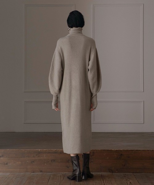 MIELI INVARIANT（ミエリインヴァリアント）の「Turtle Eco Knit Onepiece（ワンピース・レディース・アイボリー/グレー系その他/ブラック・FREE）」の10枚目の写真